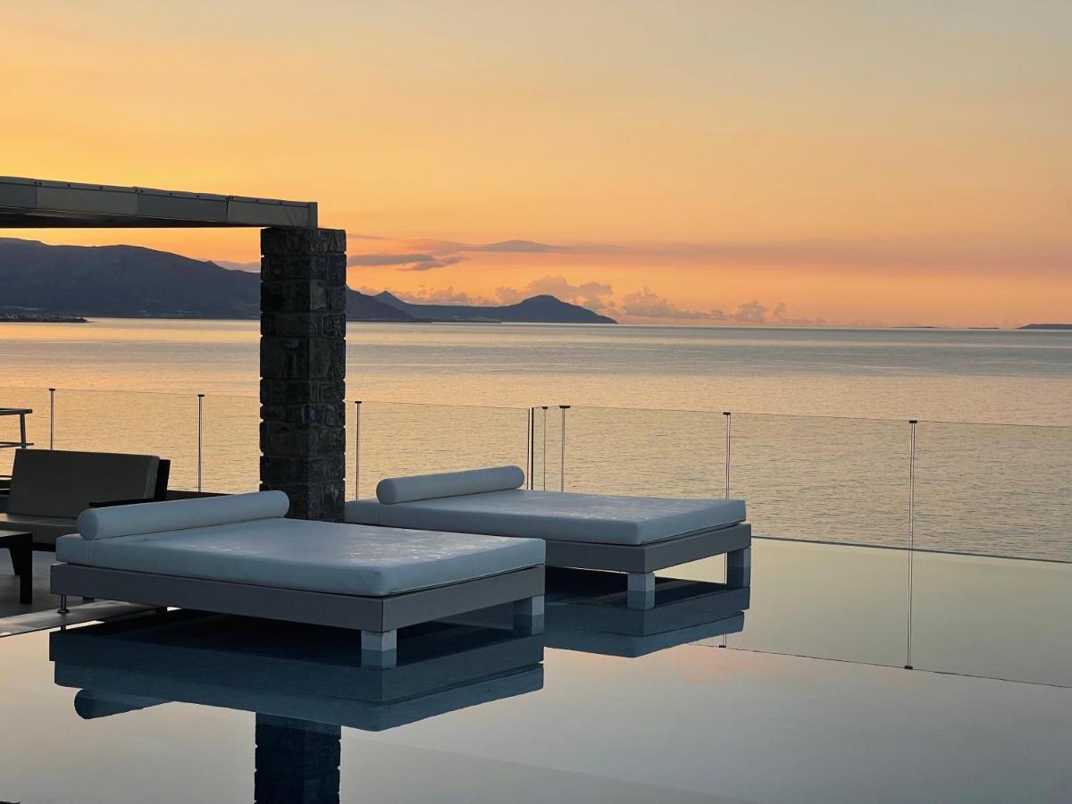 Mystique Luxury Suite Ahliá Kültér fotó
