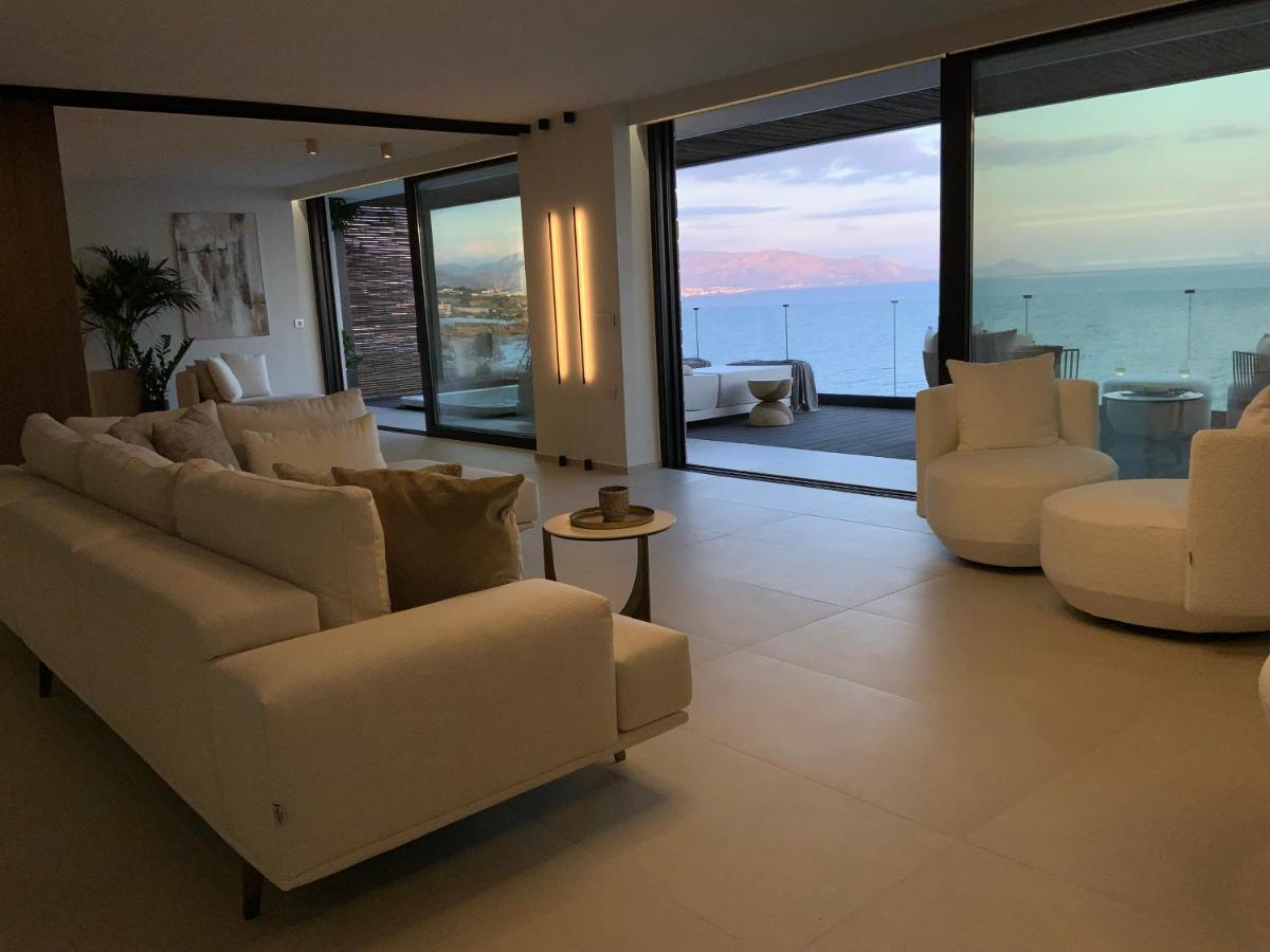 Mystique Luxury Suite Ahliá Kültér fotó