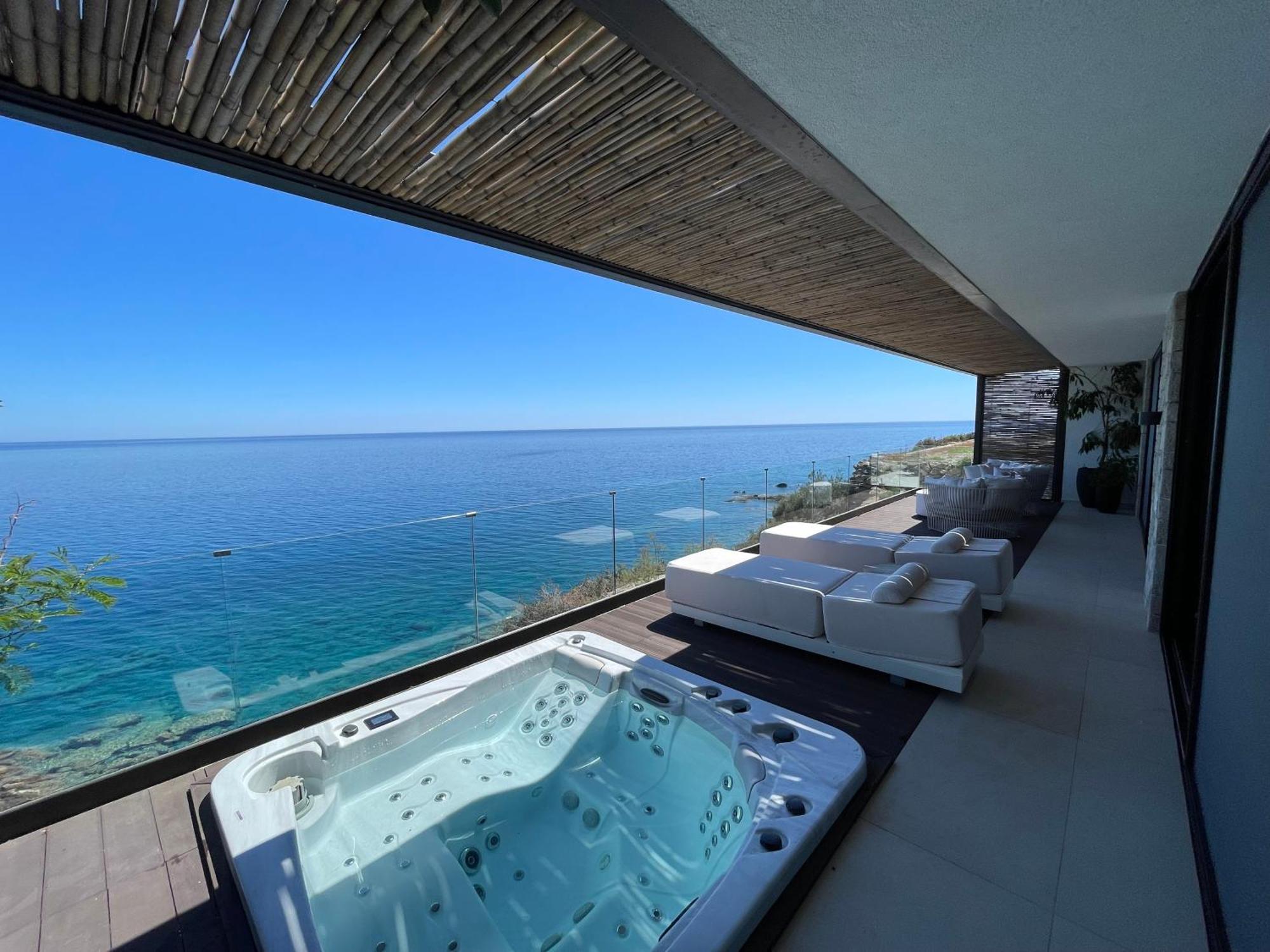 Mystique Luxury Suite Ahliá Kültér fotó